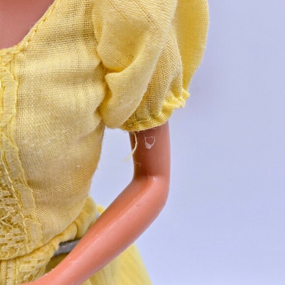 Vintage Magic Curl Barbie Doll 1981 3856 Original Yellow Dress Mattel Read - Picture 5 of 16